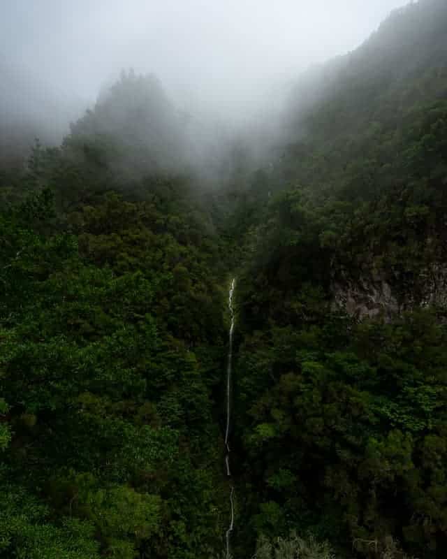 waterfall-foggy-mountain waterfall-foggy-mountain