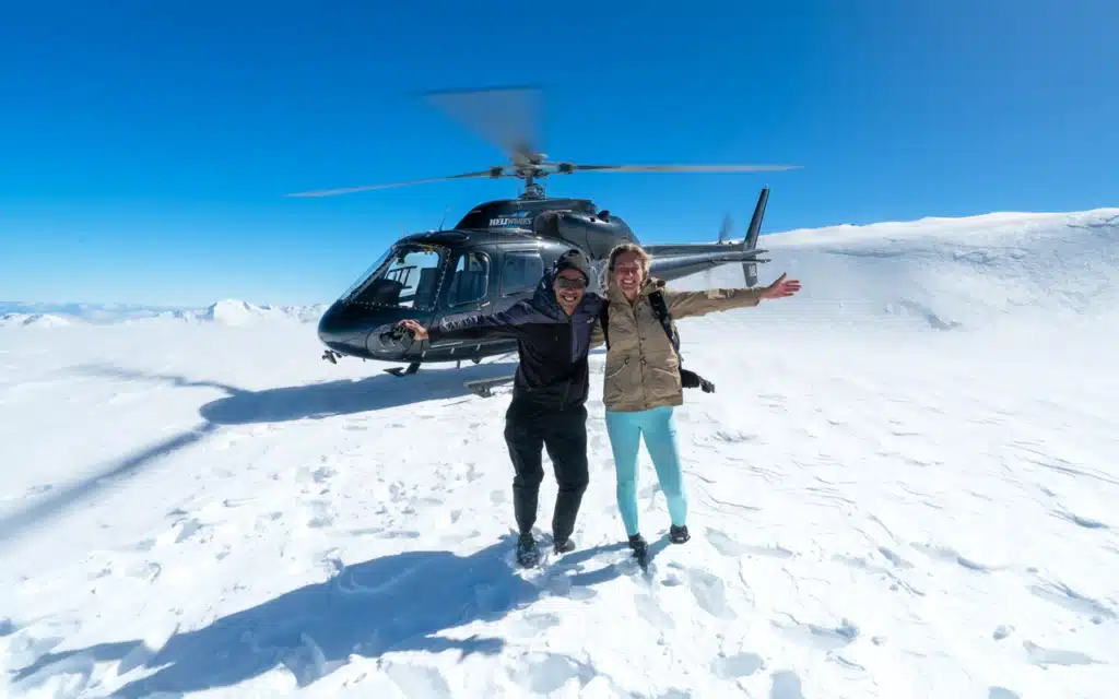 glacier-landing-helicopter