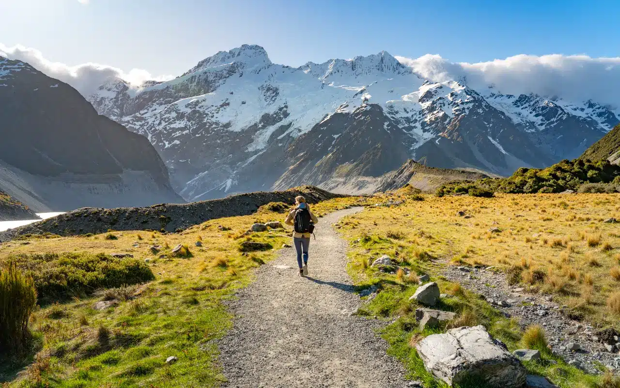 hooker-valley-track-gravel-path
