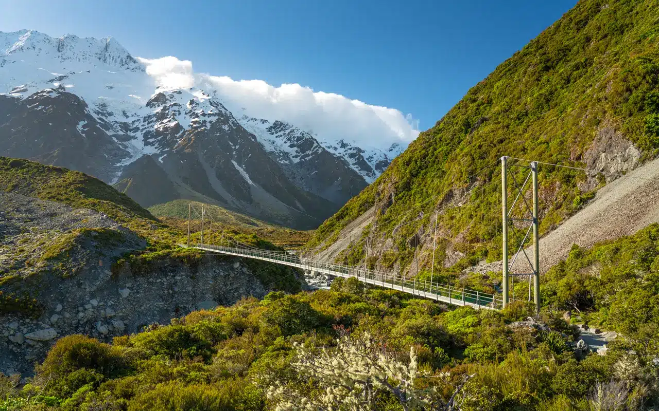 hooker-valley-track-suspension-bridge