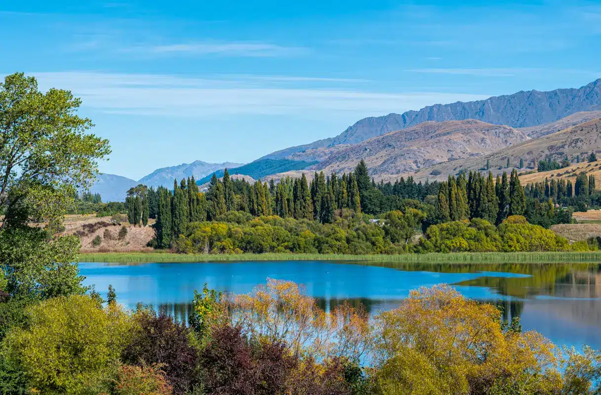 lake-hayes-queenstown-hikes-