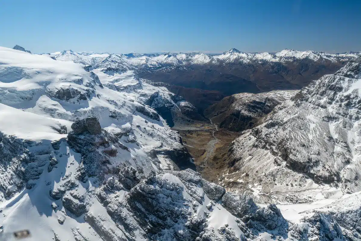 mountain-ridges-snow mountain-ridges-snow