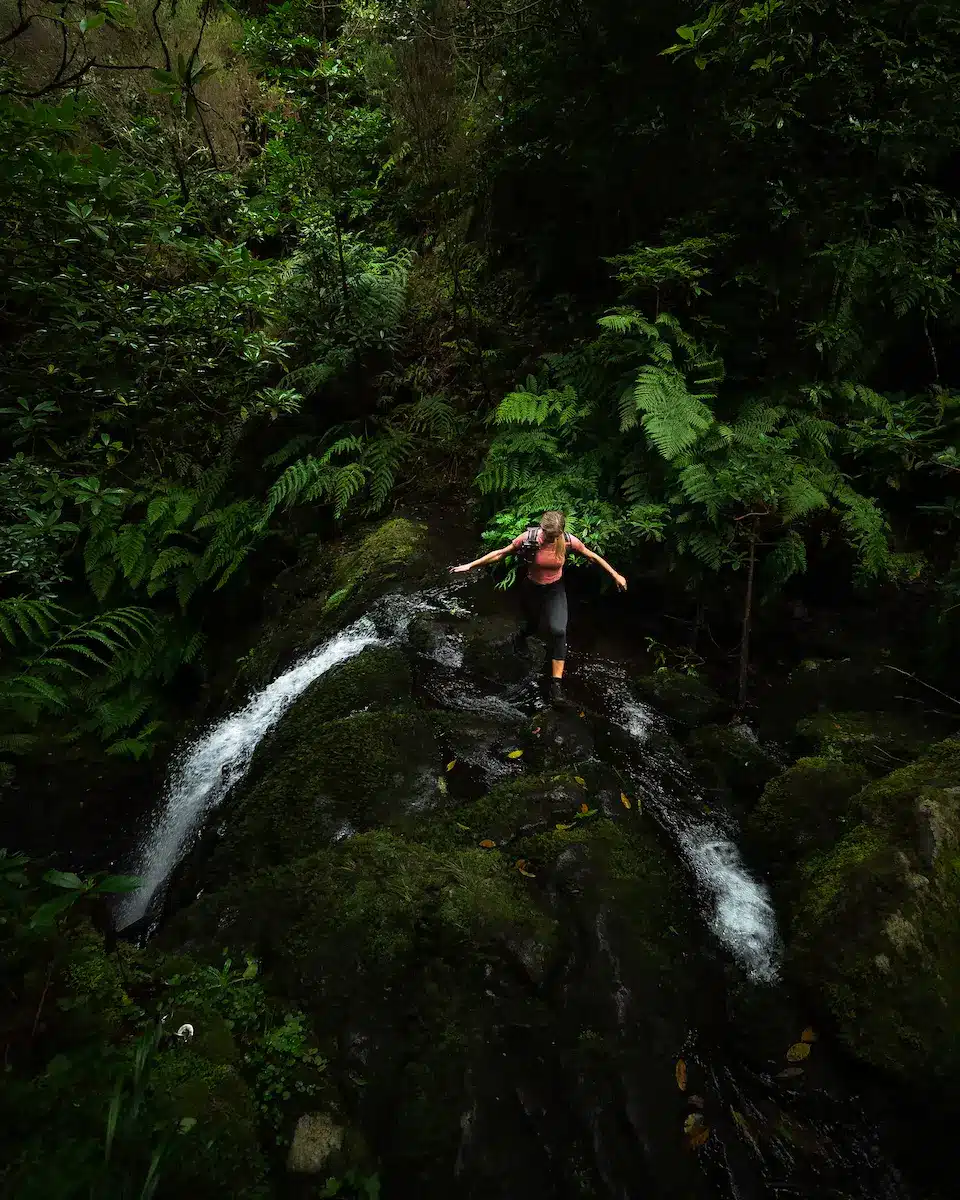 poses-for-photos-balancing-river-bed poses-for-photos-balancing-river-bed