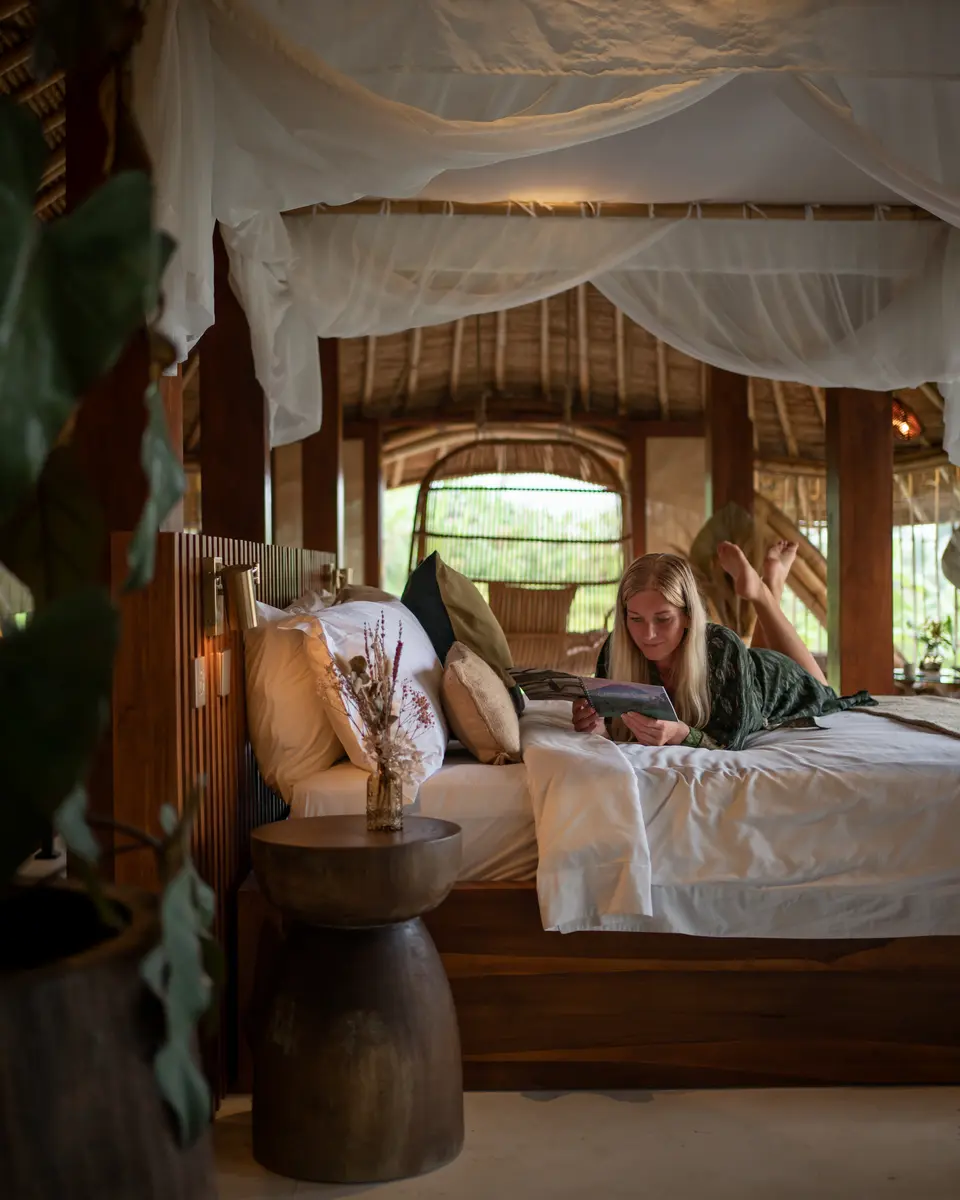 poses-for-photos-bedroom-laying poses-for-photos-bedroom-laying