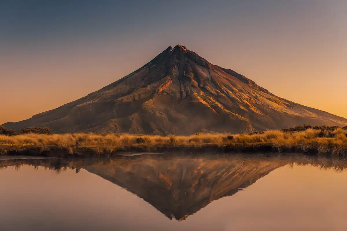 pouakai-tarn-mt-taranaki-reflection pouakai-tarn-mt-taranaki-reflection
