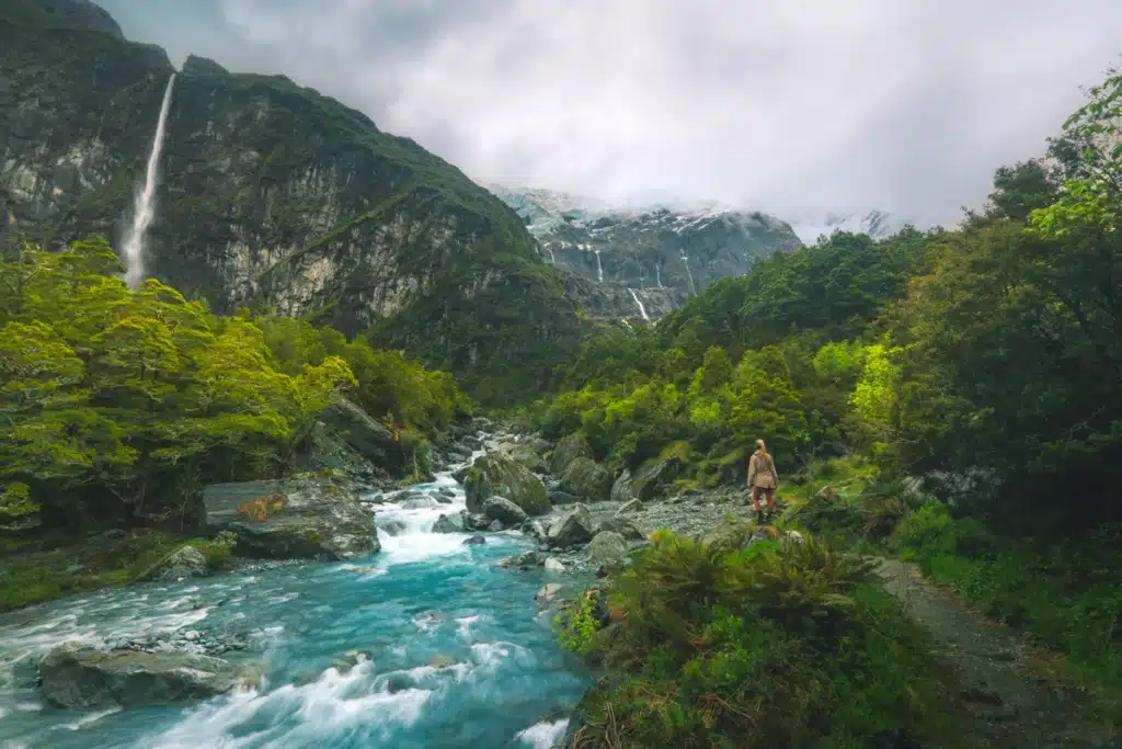 rob-roy-glacier-track-river