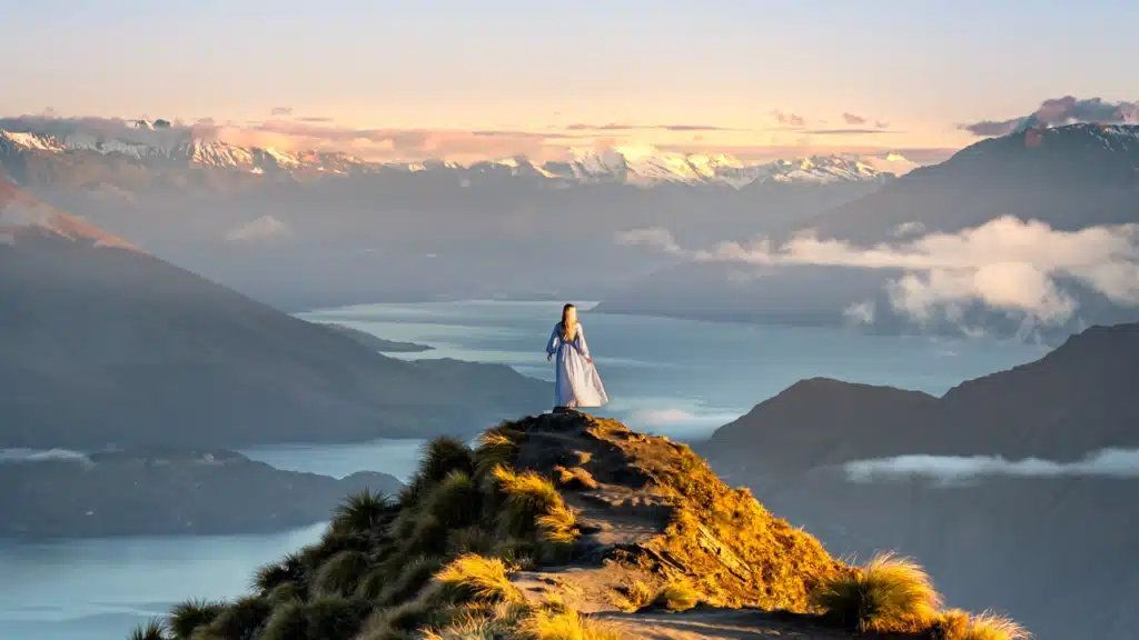 roys-peak-sunrise-view